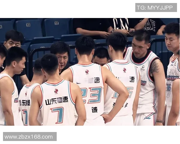 CBA激战青岛队迎战四川队双方全力争夺季后赛名额